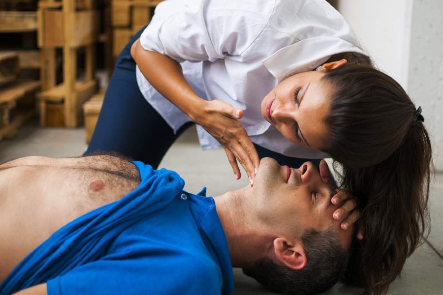 Portada del curso Soporte Vital Básico (BLS) para Personal de Salud